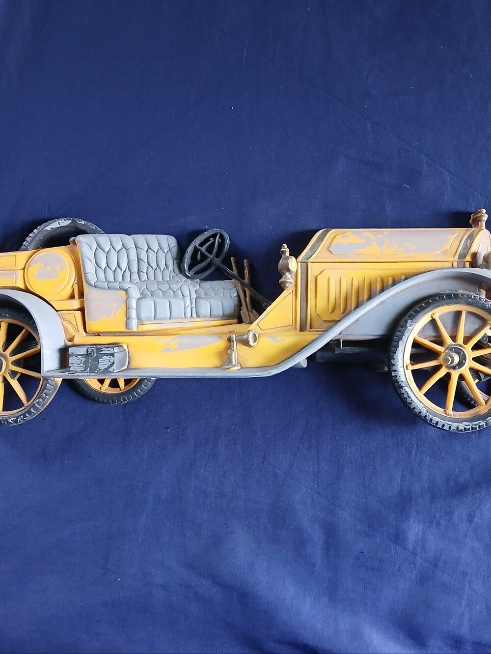 yellow antique phaeton car wall hanging plaque.